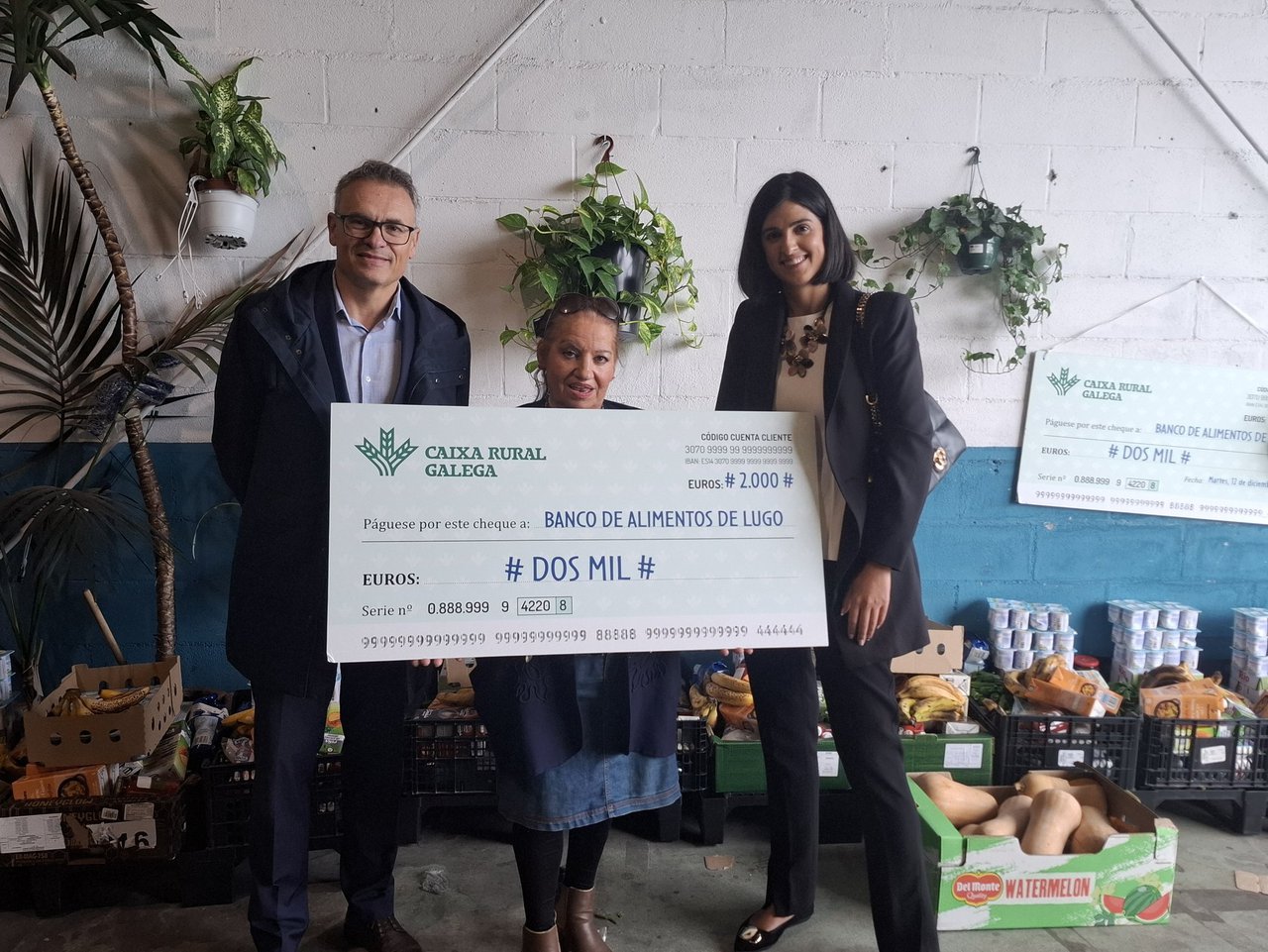 Caixa Rural Galega doa 2.000 euros ao Banco de Alimentos de Lugo no Día Solidario
