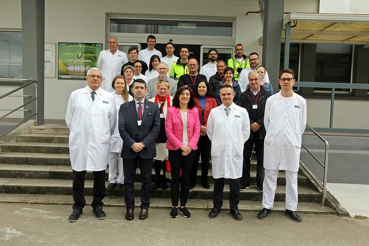 A planta de Nestlé en Pontecesures recibe a visita da conselleira do Medio Rural