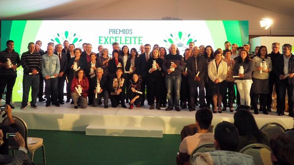 Entrega dos galardóns aos gañadores dos II Premios Exceleite