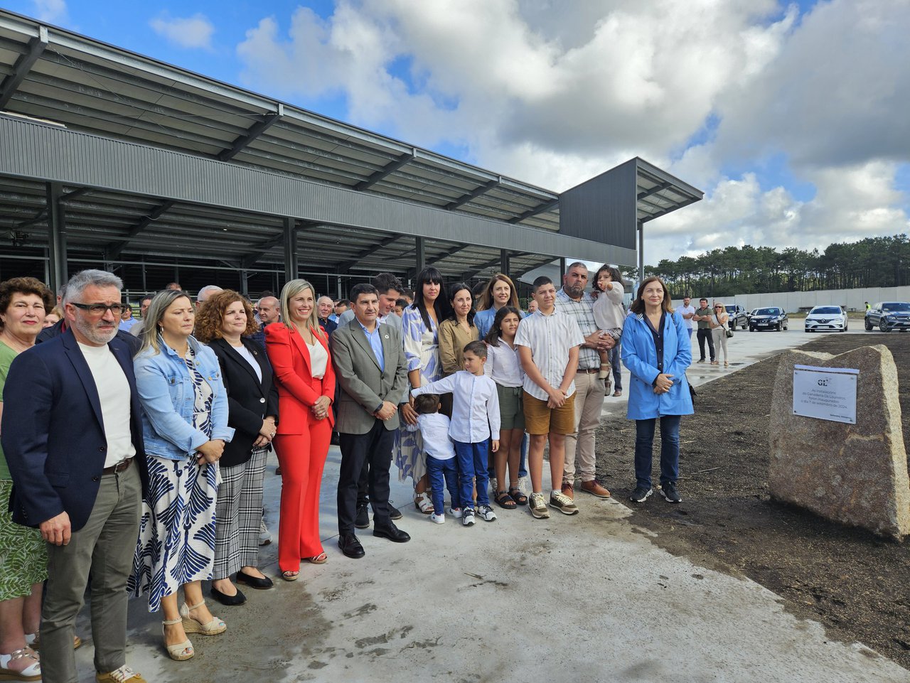 Inaugurada en Vimianzo Os Loureiros, una ganadería con tecnología puntera en sostenibilidad