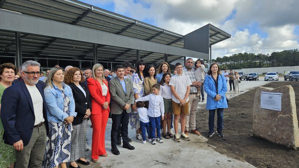 Inaugurada en Vimianzo Os Loureiros, una ganadería con tecnología puntera en sostenibilidad