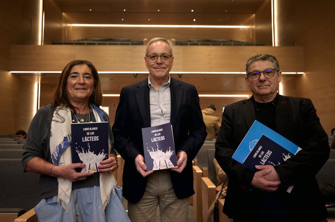 La FEN y la Inlac presentan en Galicia el Libro Blanco de los Lácteos