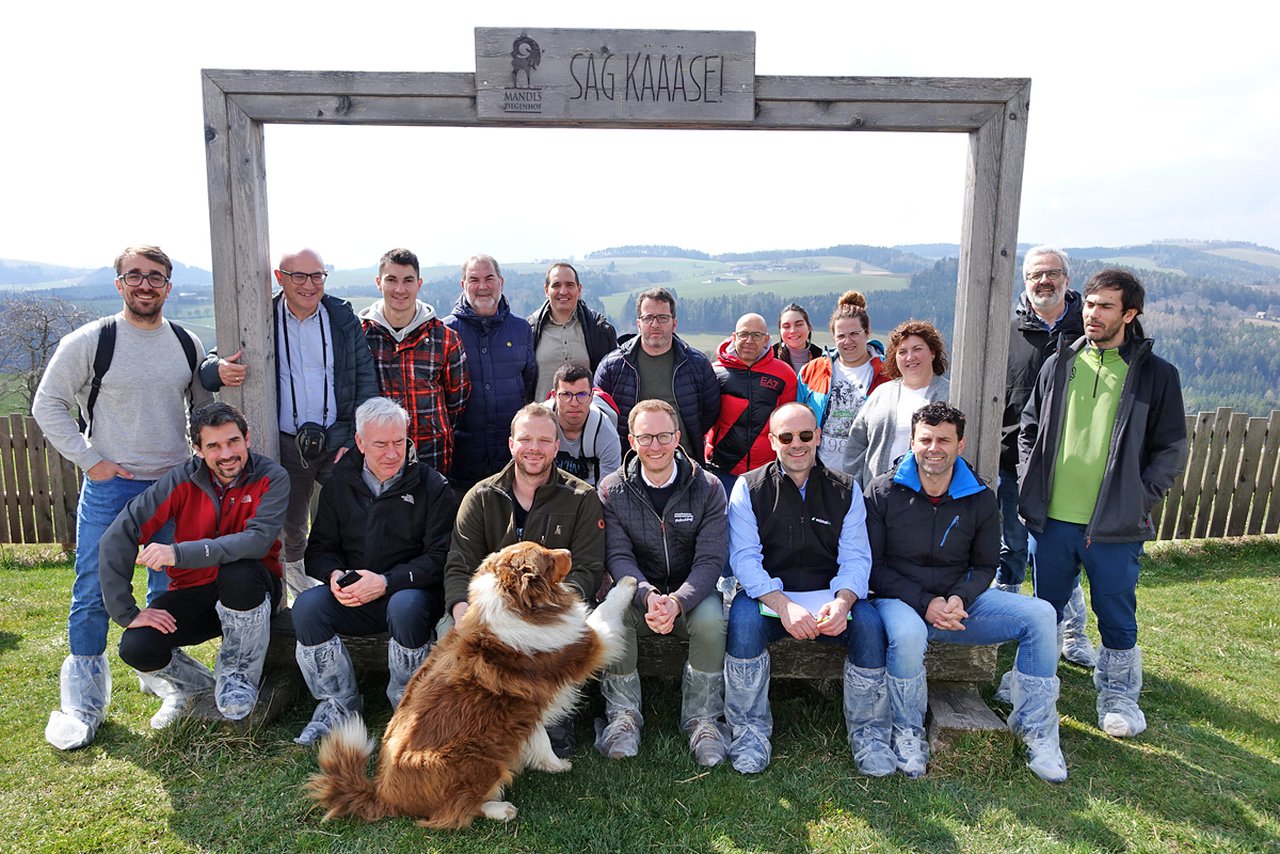 Produtores galegos intercambian coñecementos co sector lácteo de Austria