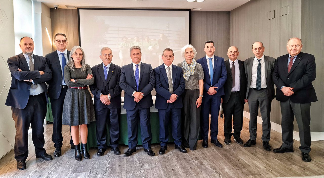 Caixa Rural Galega cerró 2024 con beneficios récord y fortaleciendo su modelo cooperativo