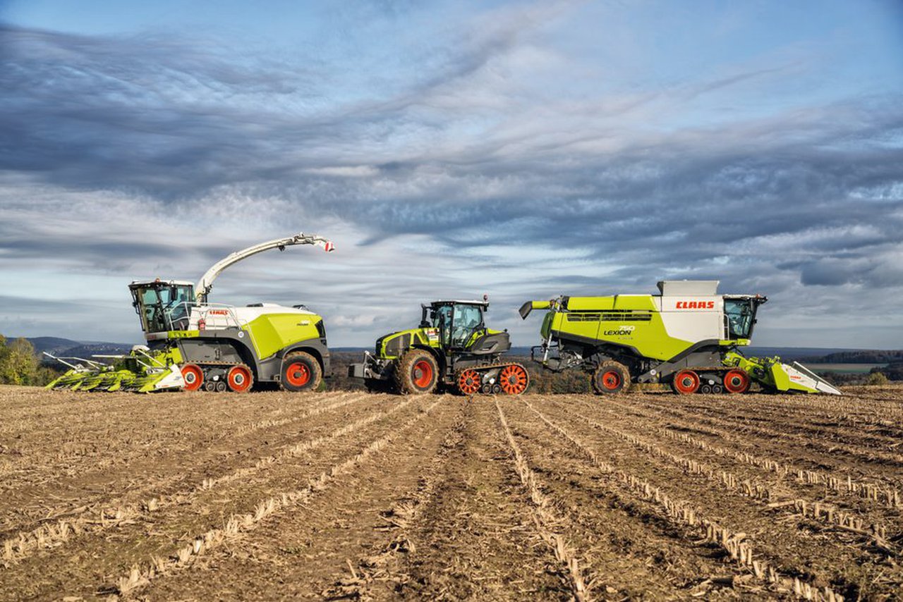 AXION 900 TERRA TRAC dispoñible en dous modelos