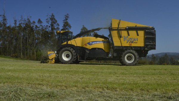 Convocadas las ayudas para promover el empleo de maquinaria agrícola en régimen asociativo