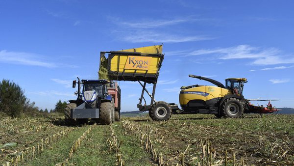 Aberta a solicitude de axudas para a obtención de avais para adquirir maquinaria agrícola