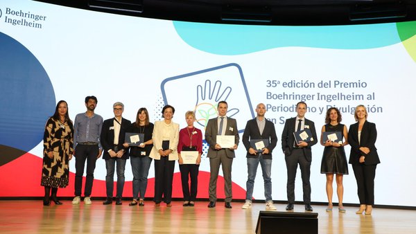 O xornalista Fermín Apezteguia recibe un recoñecemento nos premios de Boehringer Ingelheim