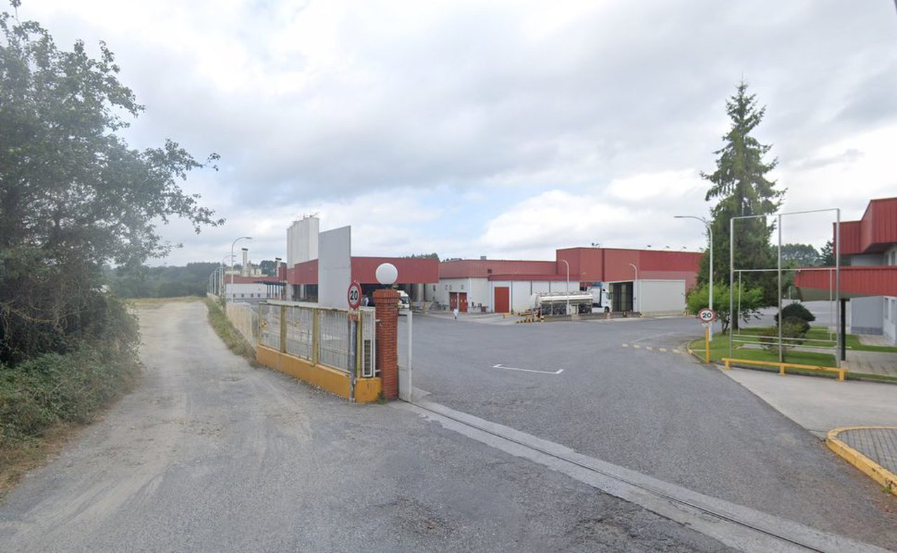 Agromuralla denuncia impagos do Grupo Santé a cinco gandeiros que ascenden a máis de 150.000 euros
