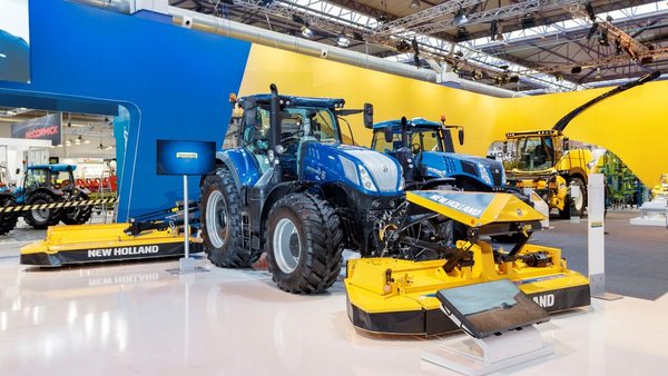 Presentación da nova liña de apeiros de New Holland en FIMA