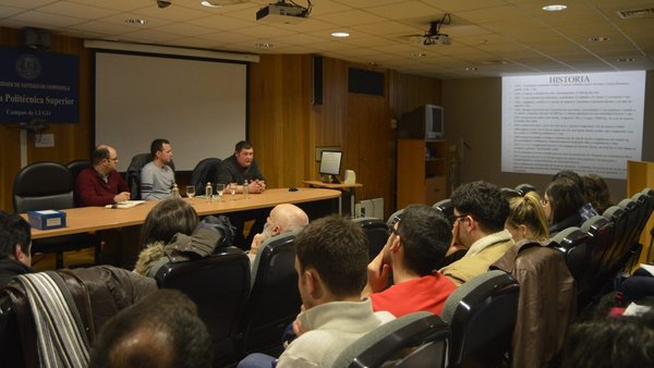 A mesa redonda “Aterra!: O teu futuro no agro”, celebrada na EPS de Lugo, xa en vídeo