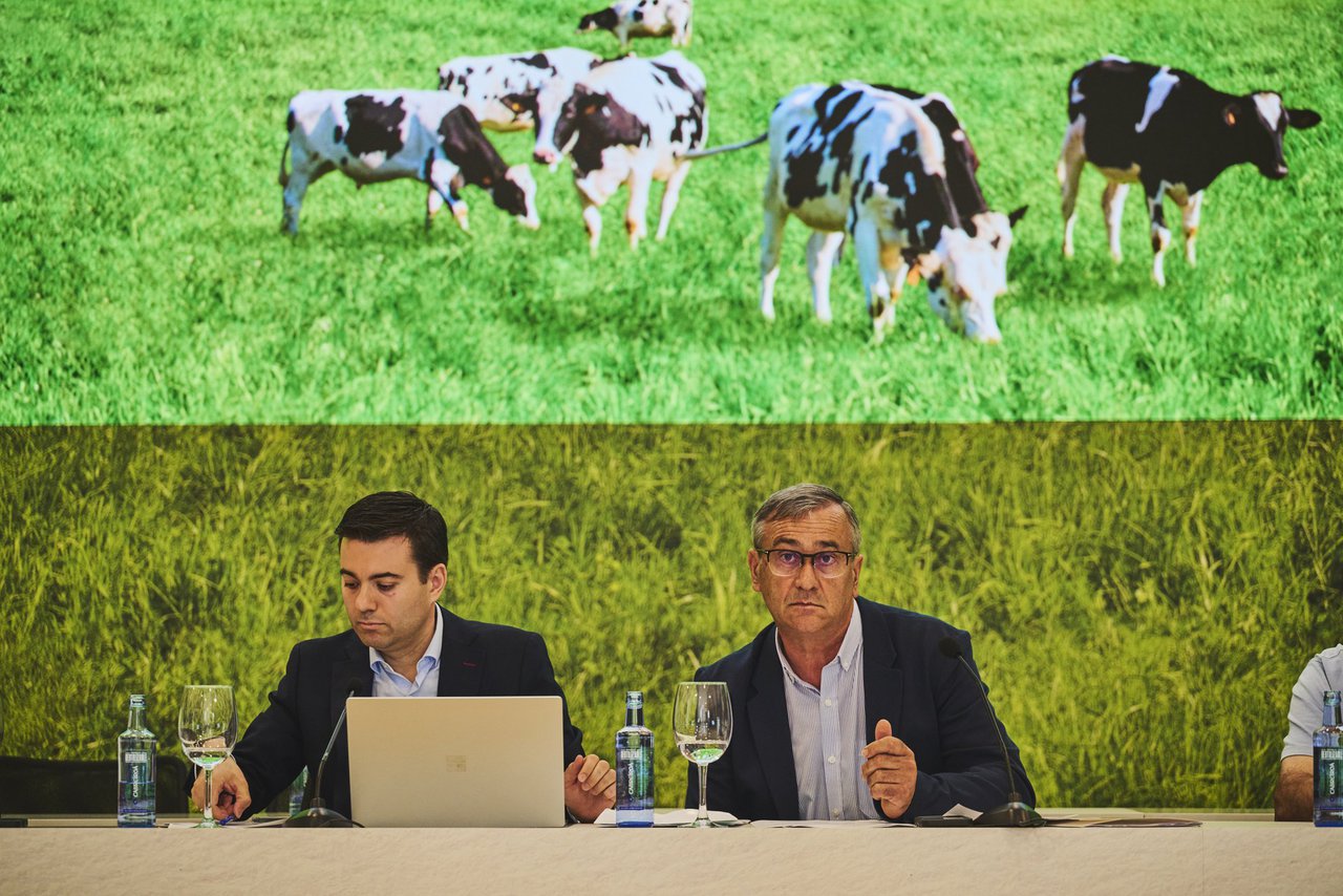 Clun reelixe a Blanco Purriños como presidente e aproba as contas máis sólidas da súa historia.
