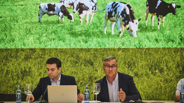 Clun reelixe a Blanco Purriños como presidente e aproba as contas máis sólidas da súa historia.