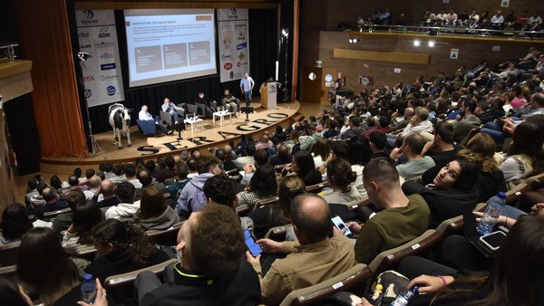 La epigenética, la genómica y las instalaciones de ordeño protagonizaron la primera sesión de las XXI Jornadas Técnicas de Vacuno de Leche de Seragro