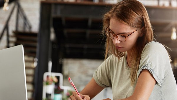La Fundación Caixa Rural Galega Tomás Notario Vacas convoca la tercera edición de becas para estudios de postgrado