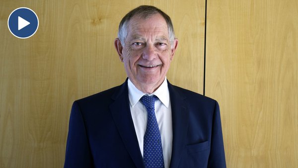 B. Vallat: “Protexer á profesión veterinaria no mundo tería que ser prioritario”