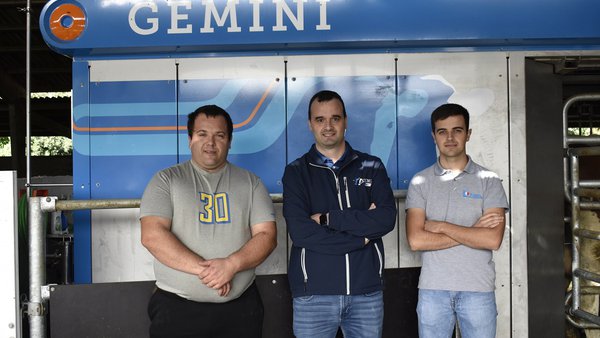 Ganados Carballo, la primera ganadería española  en ordeñar con el Gemini doble box de BouMatic
