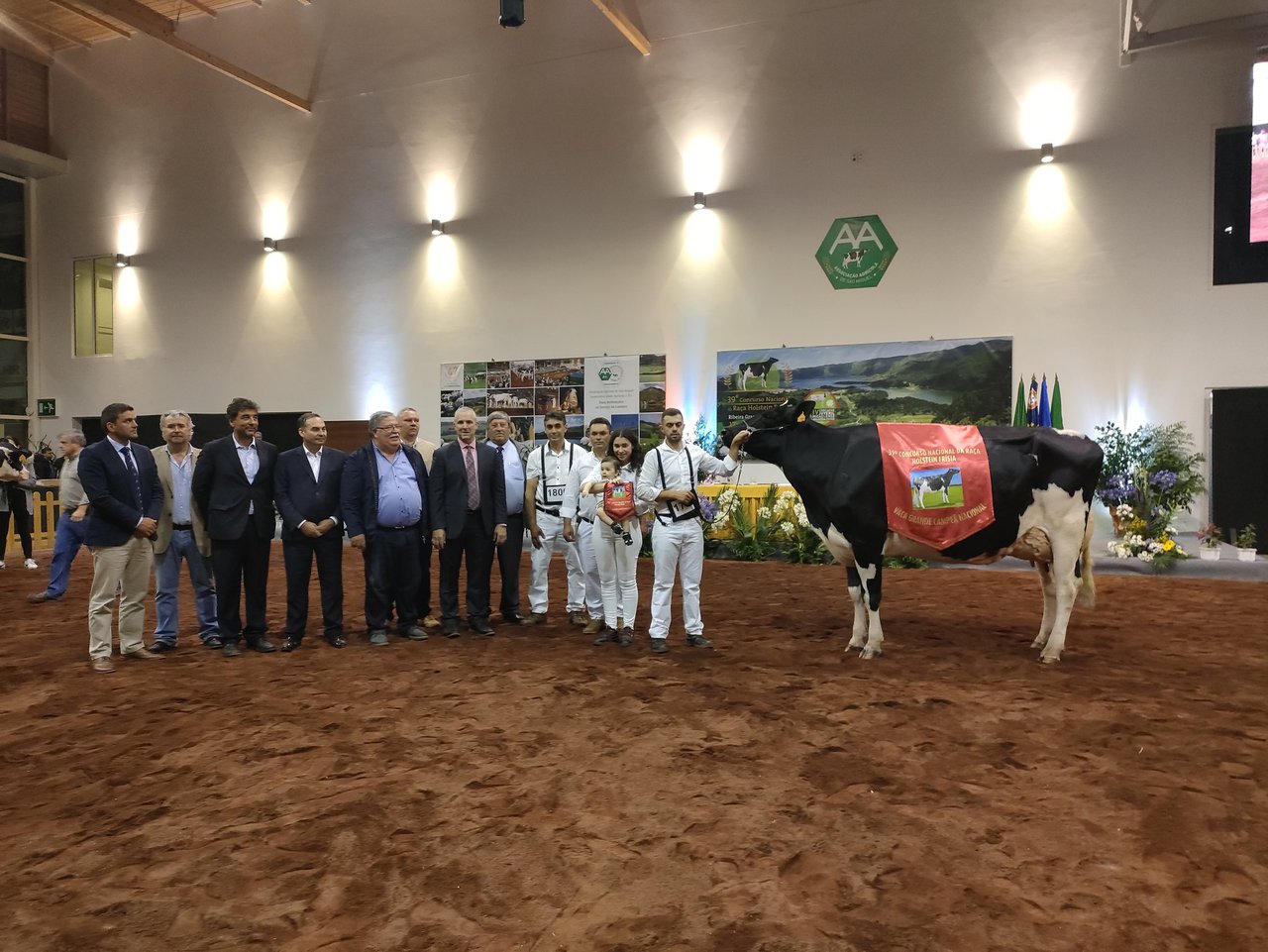 ORP Doorman Natacha proclámase vaca gran campiona de Portugal en Azores!