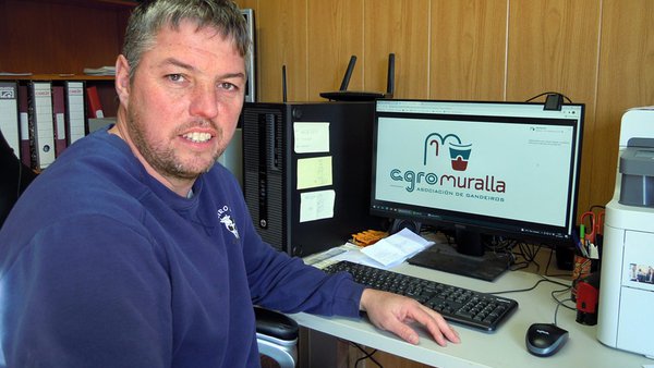 Agromuralla esíxelle ás administracións que actúen ante os incumprimentos da Lei da Cadea no renegociado dos contratos lácteos