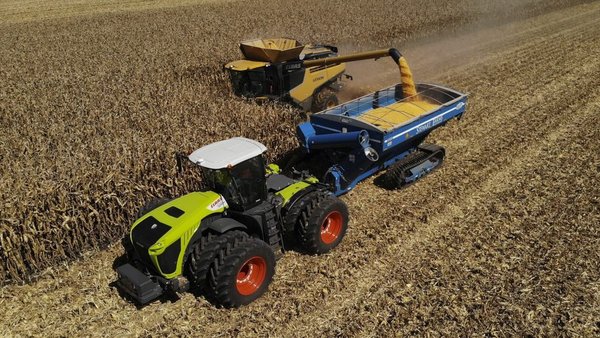 Un agricultor establece dous novos récords mundiais de colleita de millo con CLAAS