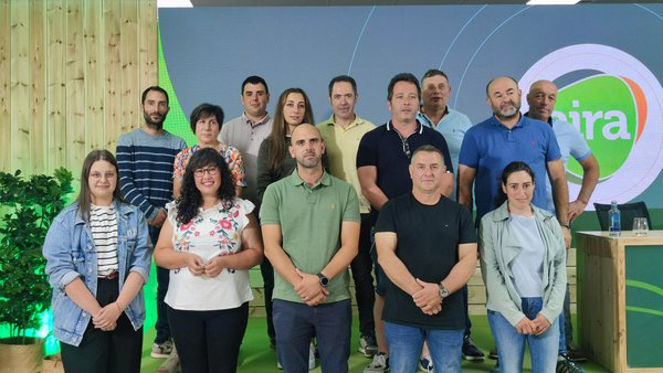 Aira aposta por un consello reitor con máis presenza feminina e remuda xeracional