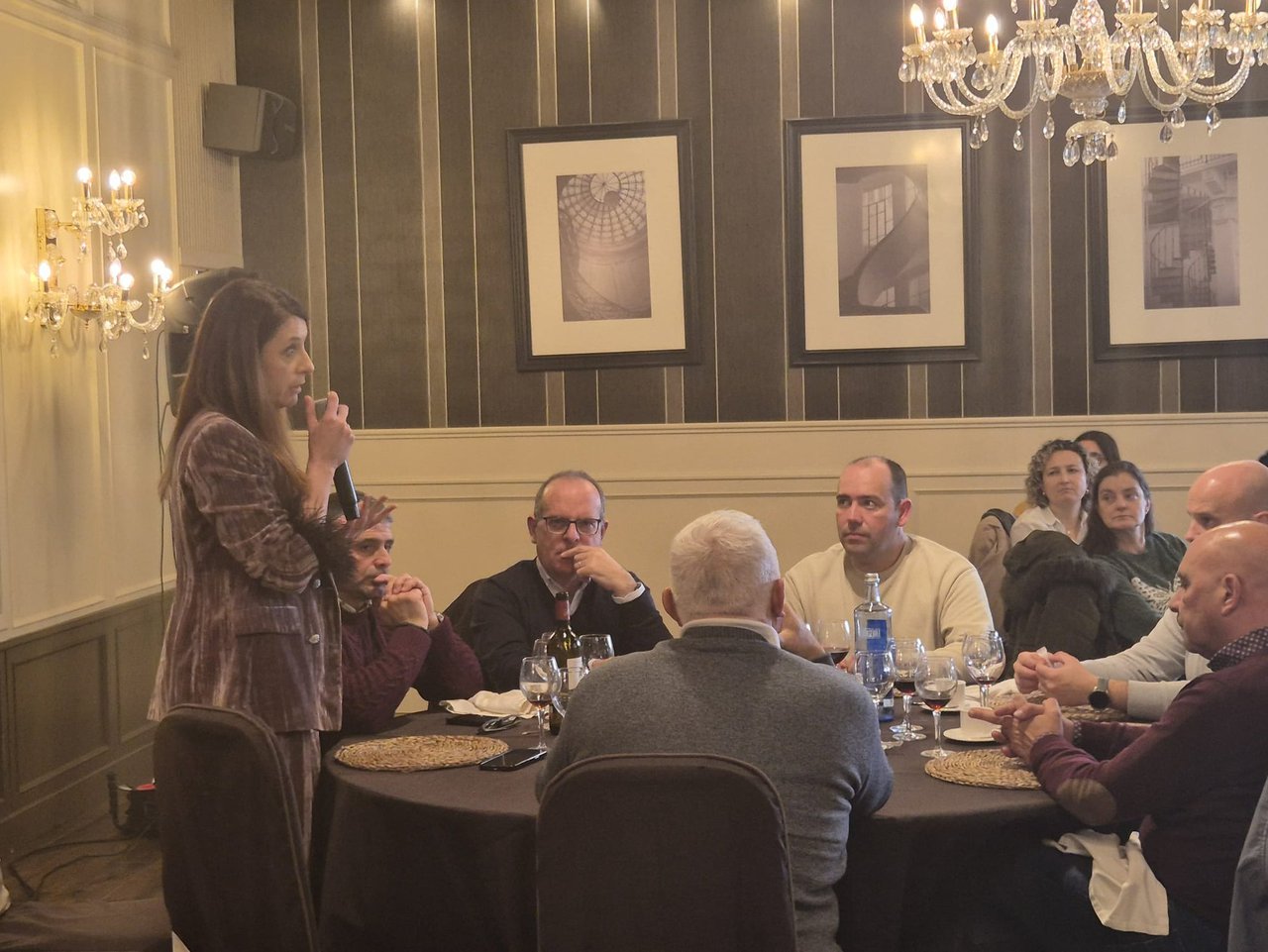 Medio Rural reúnese coas asociacións de control leiteiro, que no 2026 recibirán 1 millón de euros en axudas para apoiar o seu labor