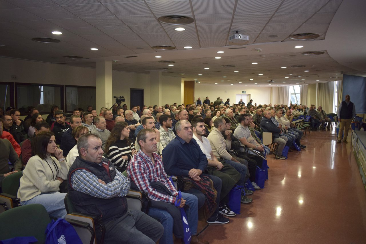 De Heus organizou en Lugo a II edición do 'Día de Gandeiros de Leite'