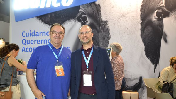 BlueLite® Replenish e BlueLite C Hydra Tabs®: innovación en hidratación para xatos desde Elanco España