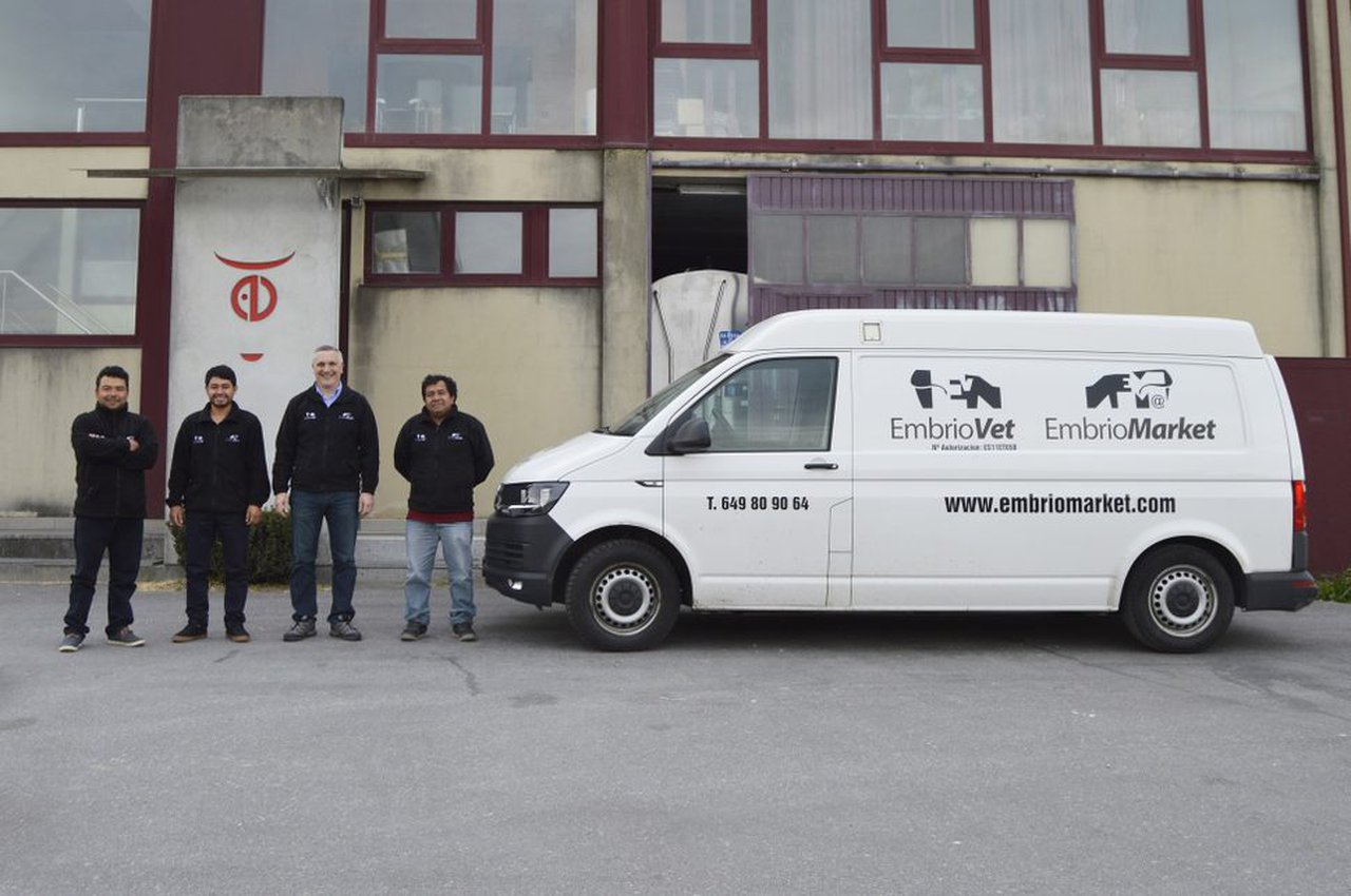 Embriovet forma a veterinarios peruanos interesados na transferencia embrionaria