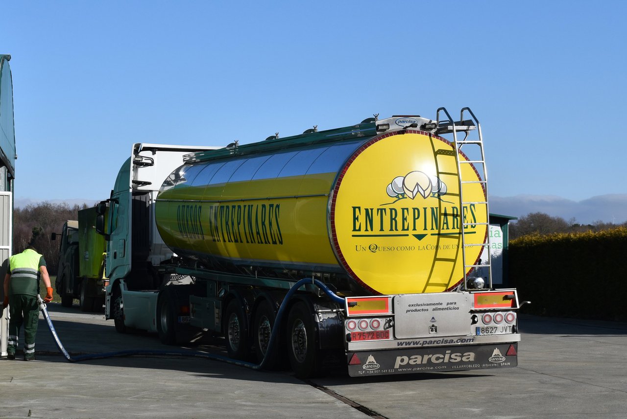 Entrepinares anuncia una subida de 25 €/tonelada de leche y el incremento de las primas por calidades