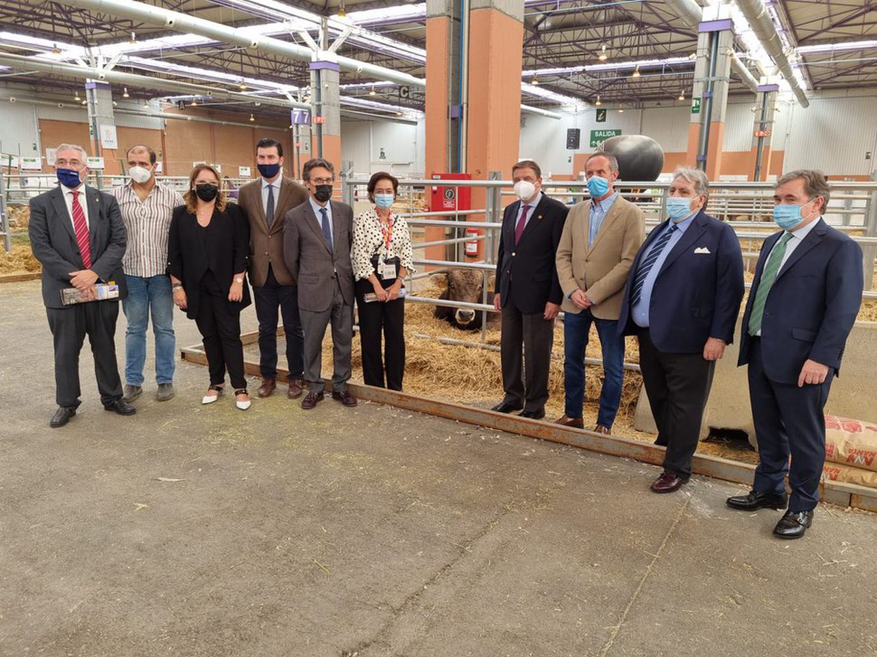 Luis Planas anuncia a consulta pública da primeira norma de ordenación das granxas de gando vacún en España