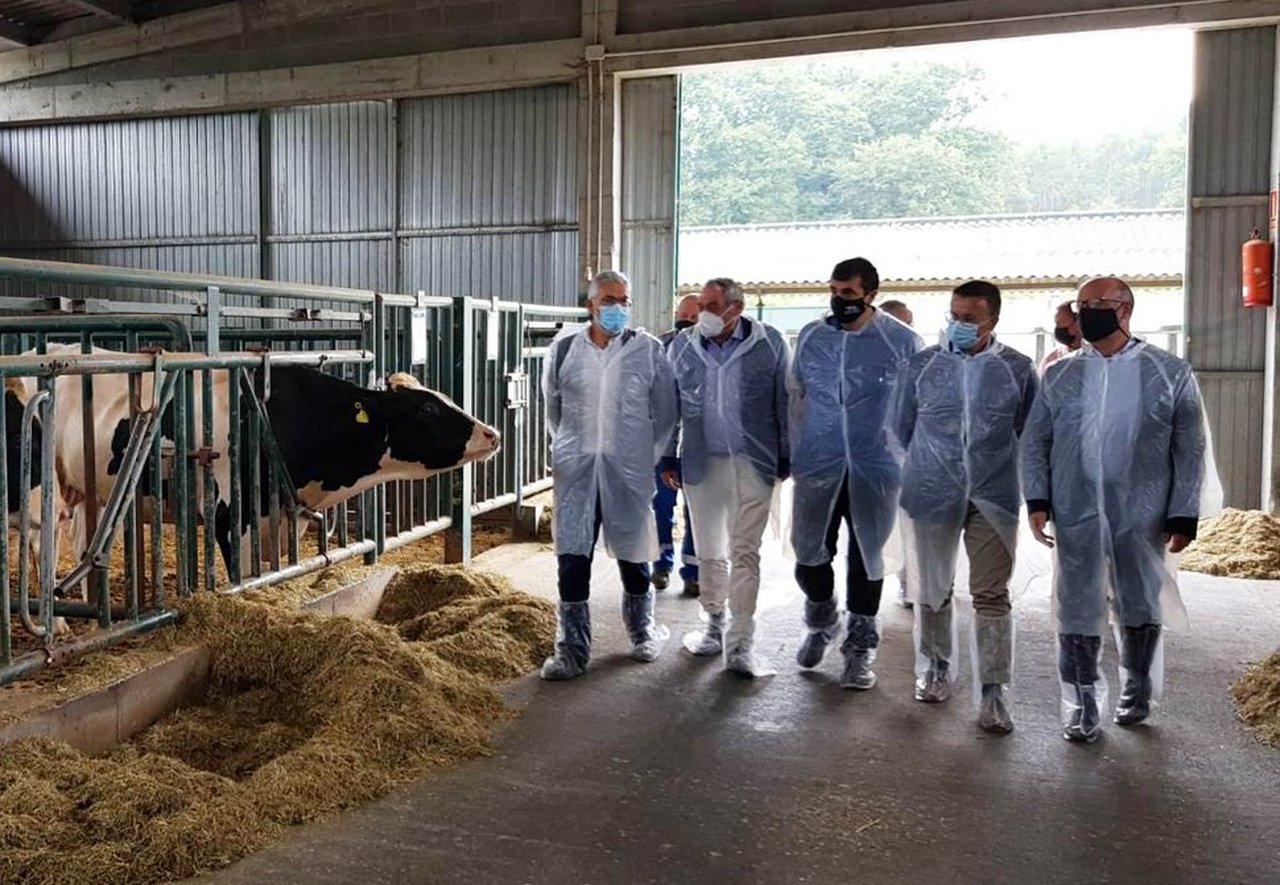 José González visita Xenética Fontao ante o próximo inicio de produción de seme sexado en exclusiva