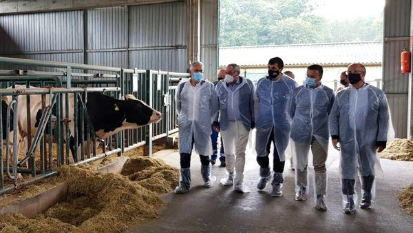 José González visita Xenética Fontao ante o próximo inicio de produción de seme sexado en exclusiva