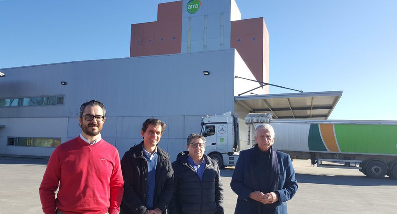 Aira instala un parque fotovoltaico na súa planta de pensos de Taboada