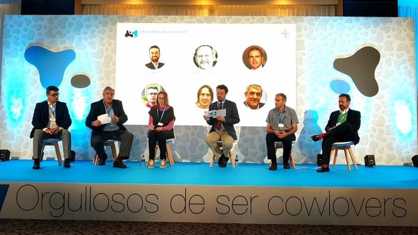Dúas mesas redondas para pechar o II Forum Bayer de Vacún