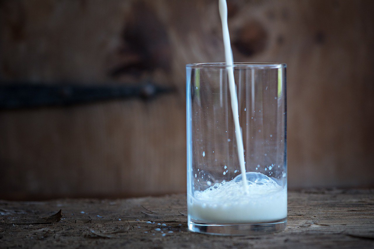 Unión de Uniones y Agromuralla critican las declaraciones de la Fenil sobre el precio que las industrias pagan a los productores de leche