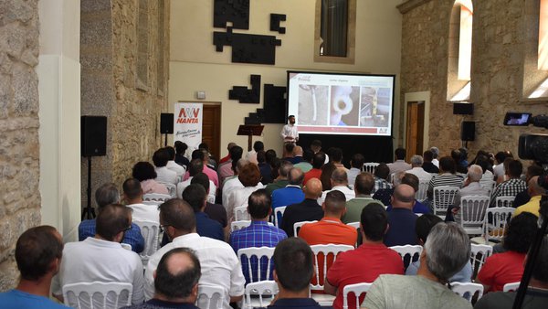 Expertos afondaron en como maximizar o benestar animal das xatas no III Simposio #RecríaconPrima