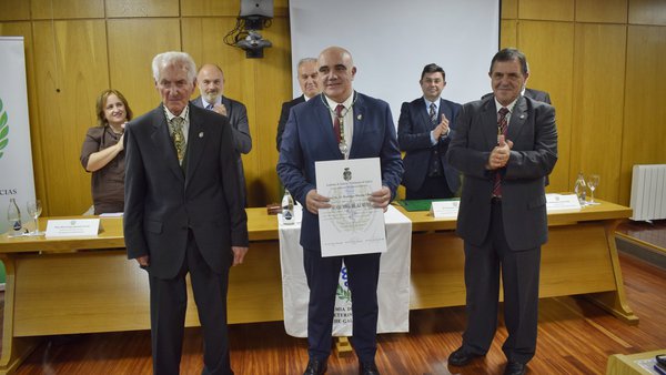 Rodrigo Muiño Otero se incorpora como miembro de la Academia de Ciencias Veterinarias de Galicia