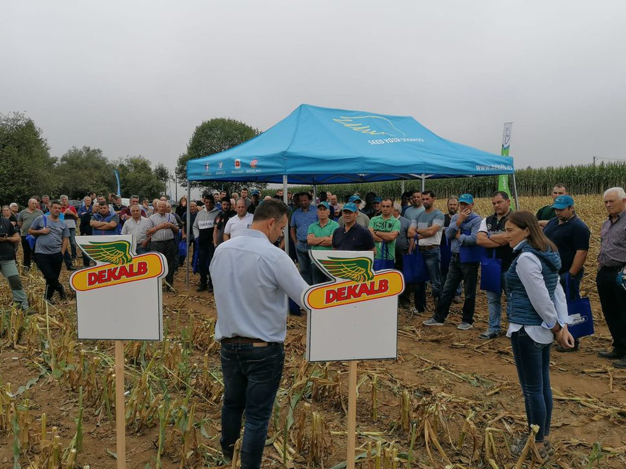 Dekalb organizó esta mañana una jornada de campo para ganaderos