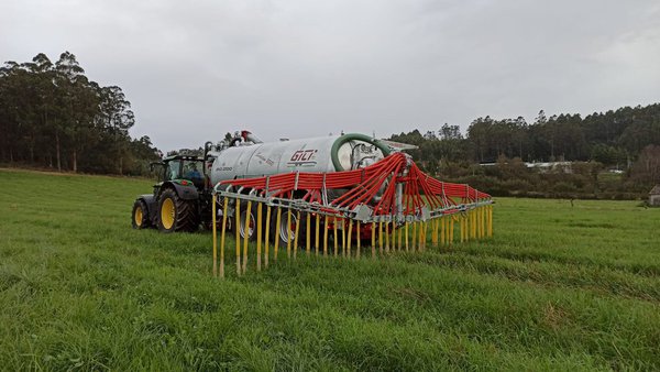 Agromuralla solicita unha liña de axudas que lles permita aos gandeiros adaptarse á nova normativa sobre aplicación de xurros