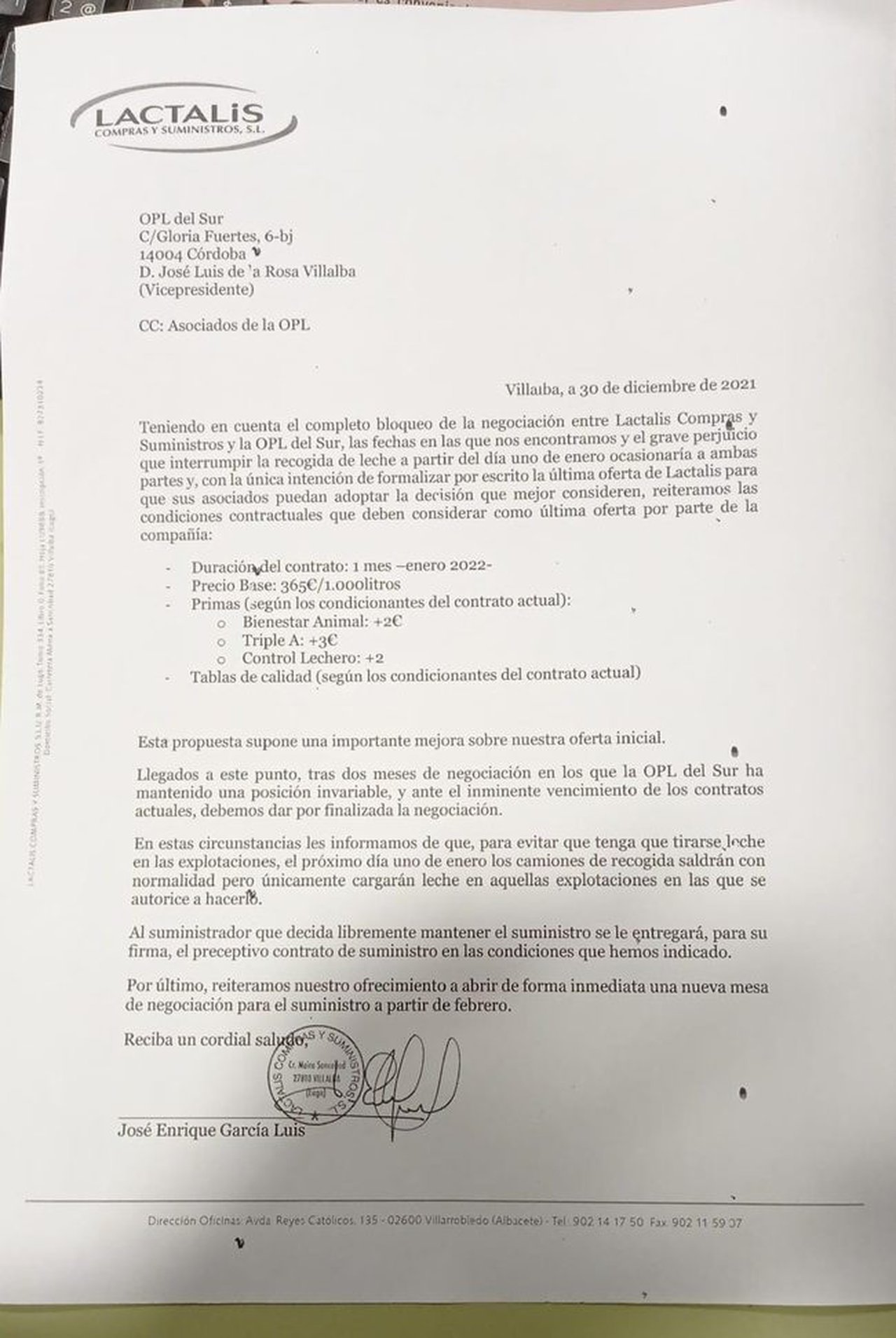 Denuncian que  Lactalis envía unha carta ameazante para que os gandeiros asinen por baixo dos custos de produción