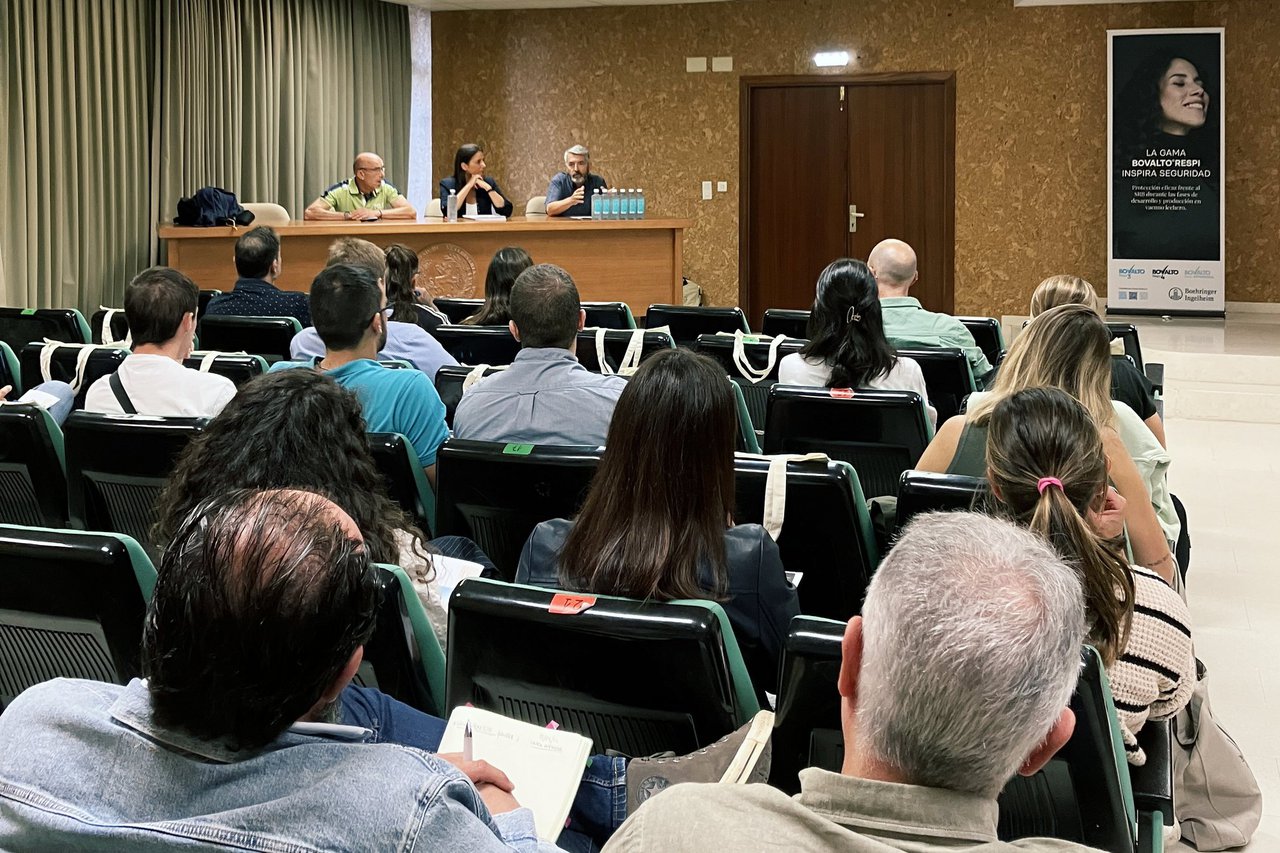 Boehringer Ingelheim organiza un curso para veterinarios sobre diagnóstico e recollida de mostras en vacún