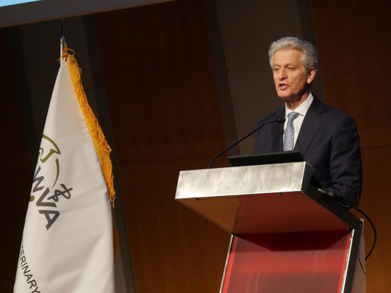 Juan Ramón Alaix, CEO de Zoetis, inaugura o Congreso Mundial de Veterinaria en Barcelona