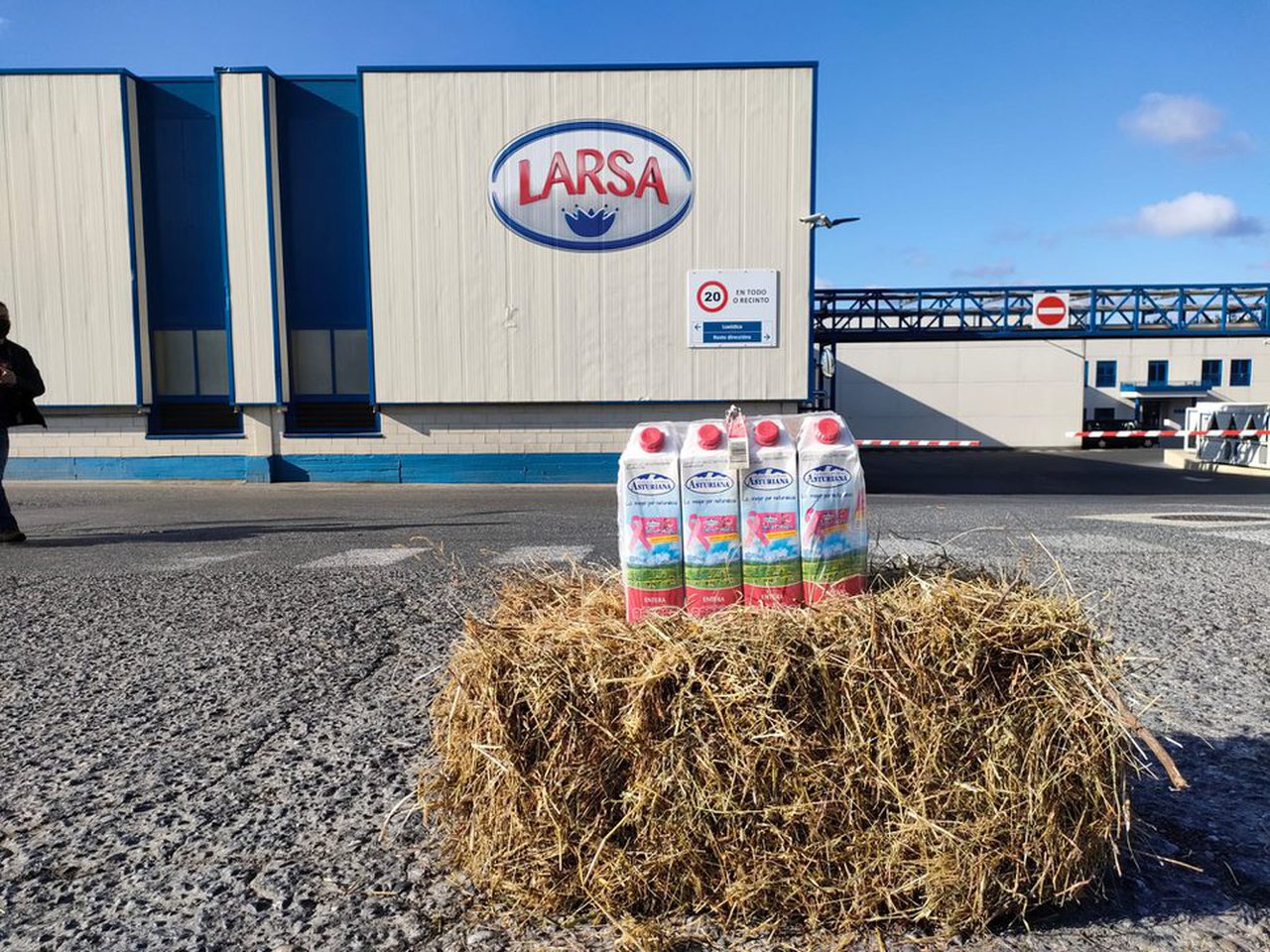 As marcas de Lactalis e Capsa serán retiradas esta fin de semana de certos supermercados galegos