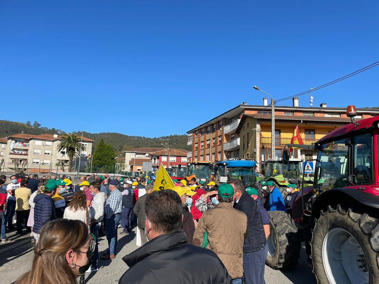 Mañá haberá novas concentracións de gandeiros en Madrid e Cantabria