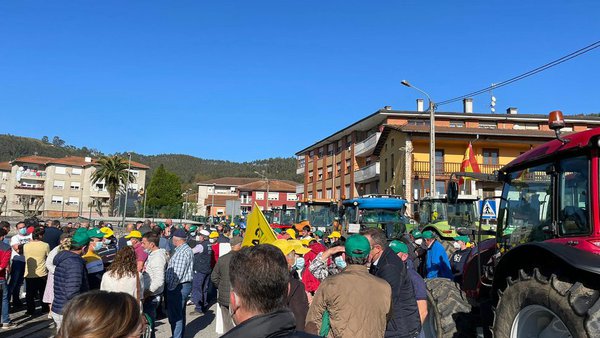 Mañá haberá novas concentracións de gandeiros en Madrid e Cantabria