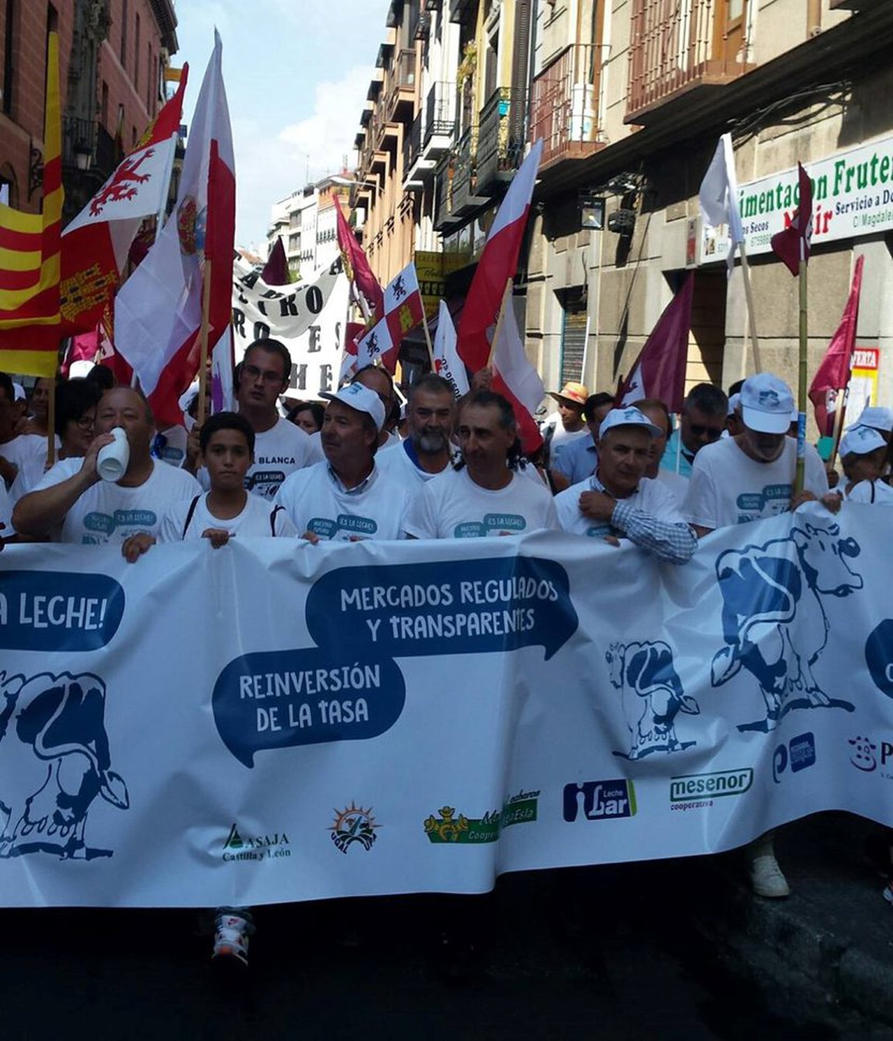 A Plataforma de Gandeiros Lácteos Unidos convoca para mañá unha asemblea en León
