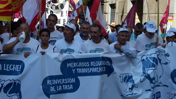 A Plataforma de Gandeiros Lácteos Unidos convoca para mañá unha asemblea en León