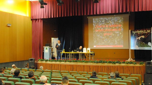 Xa en vídeo as Xornadas técnicas do sector lácteo de Mazaricos