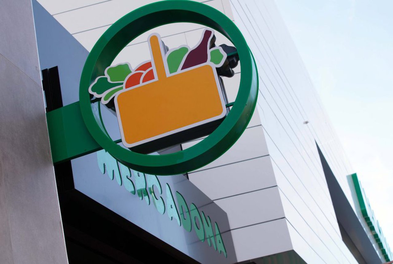 Mercadona anuncia subidas nos prezos do leite dos seus liñais